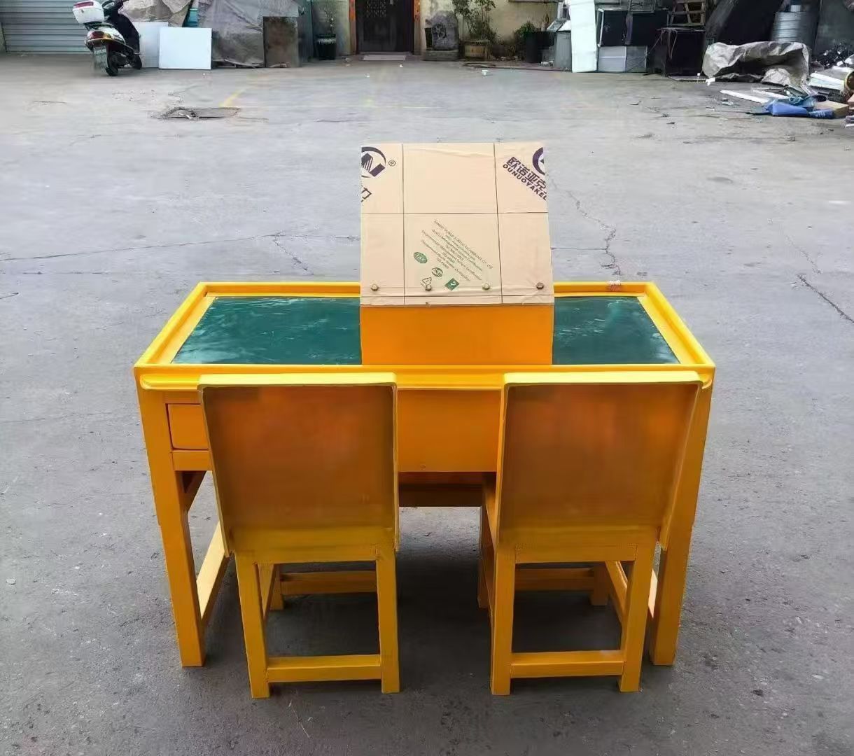 岳西防静电导通桌井下煤矿火工品发放桌：危险品流转的安全守护者